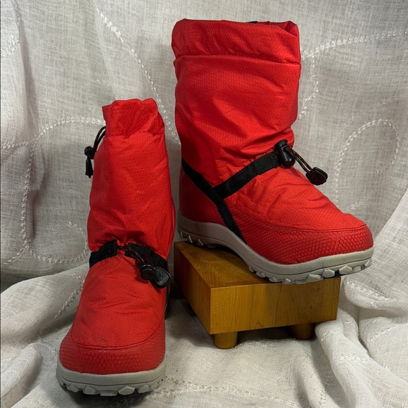 NWOT Baffin warm puff winter boot